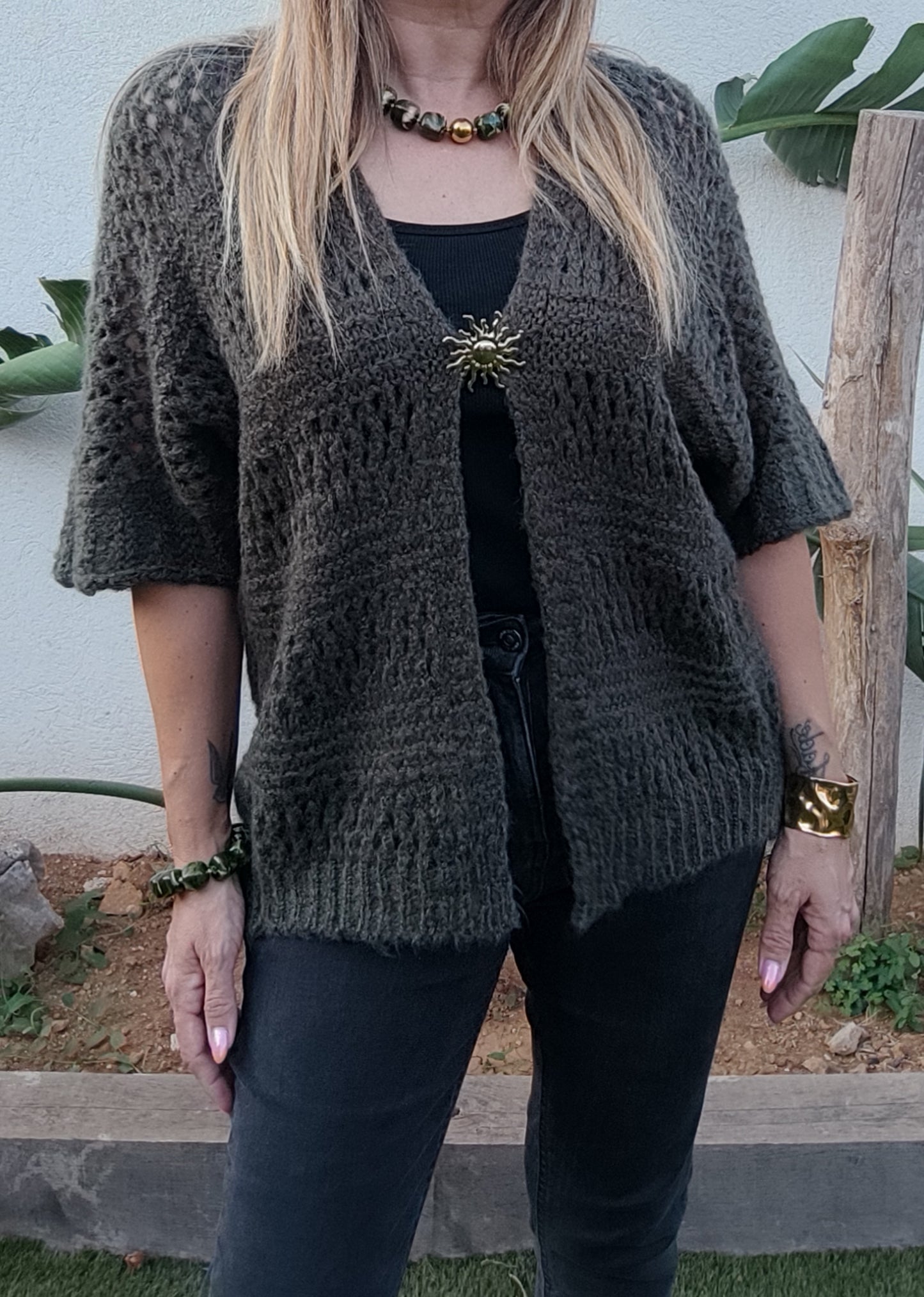 GILET AVEC BROCHE SOLEIL KAKI