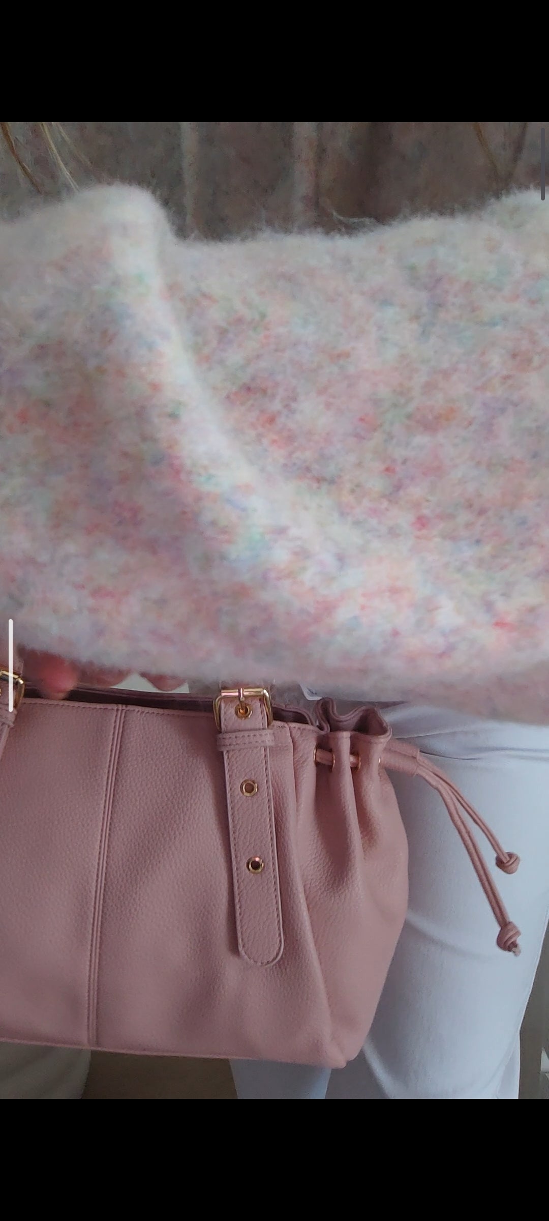 PULL À CAPUCHE MULTICOLORE