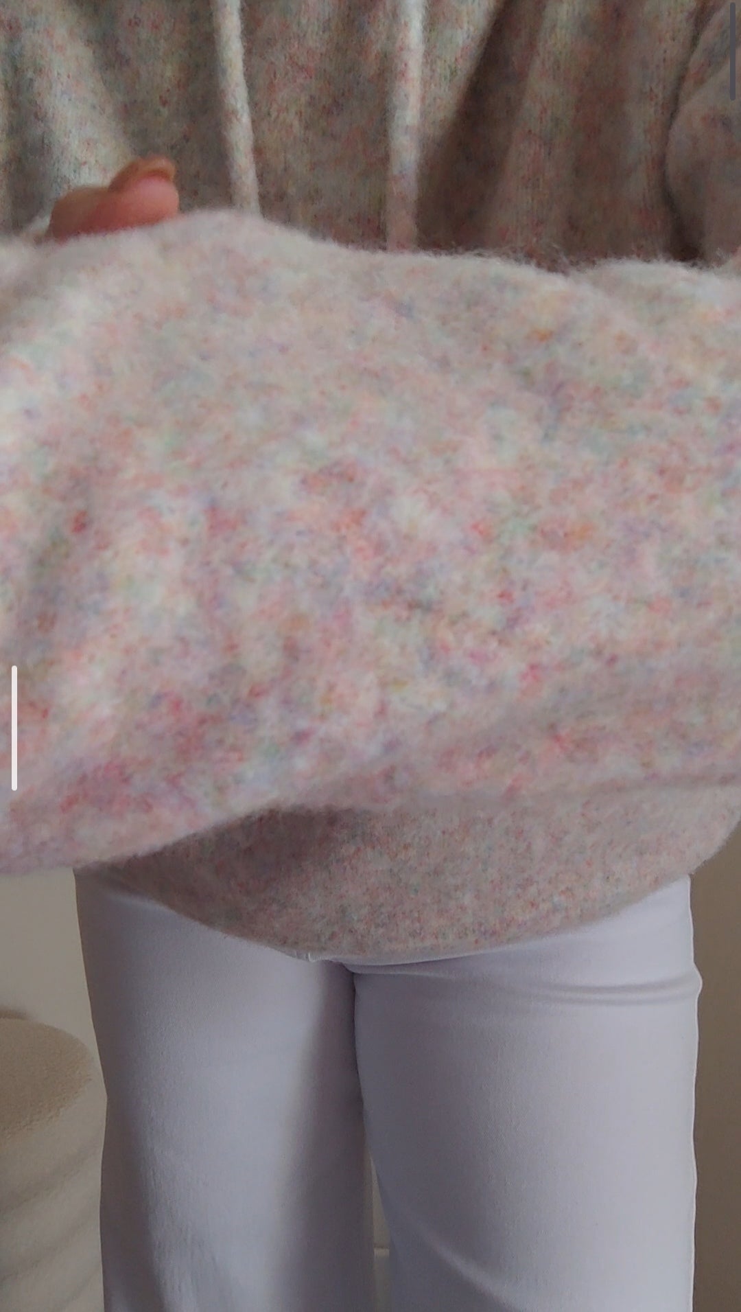 PULL À CAPUCHE MULTICOLORE