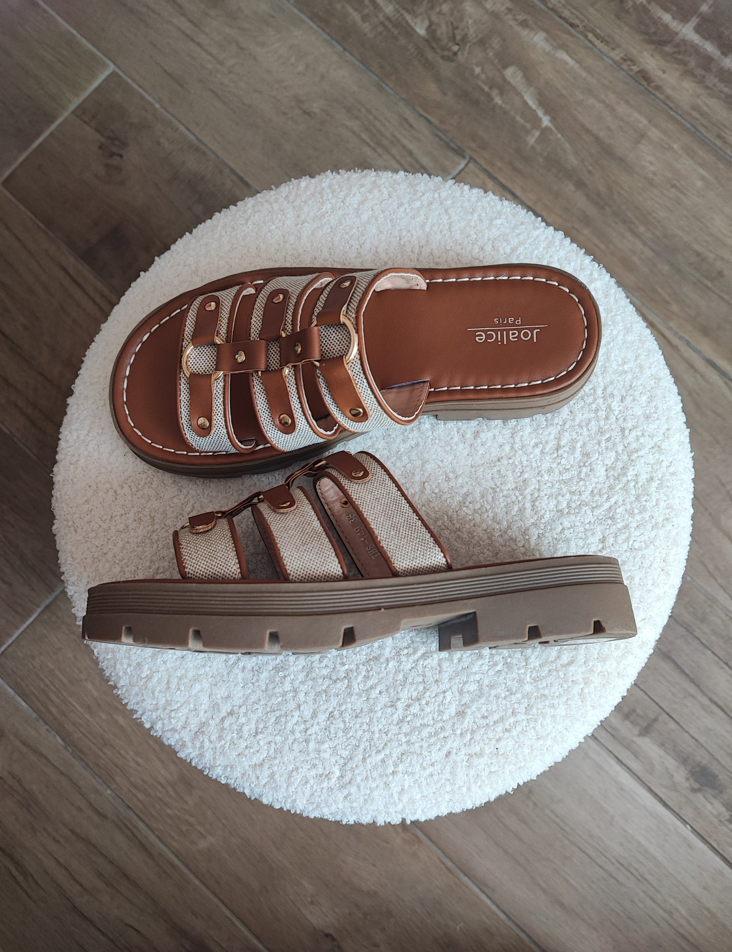 MULES CÉCILE