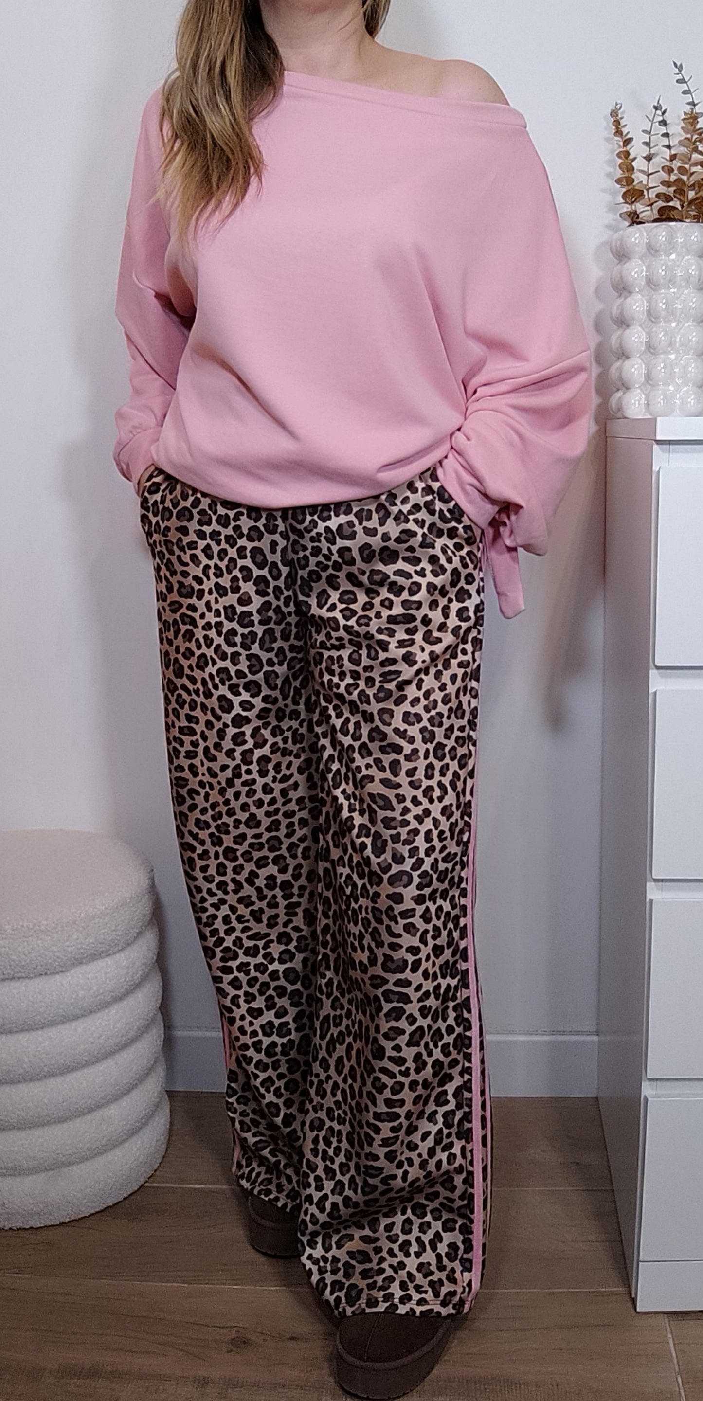 PANTALON INSPI LÉOPARD BANDES ROSES